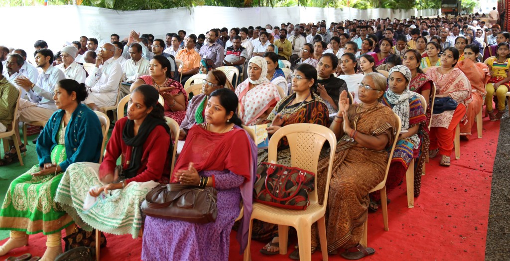 महासम्मेलन में उपस्थिक गोभक्त गण एवं गव्यसिद्धर.